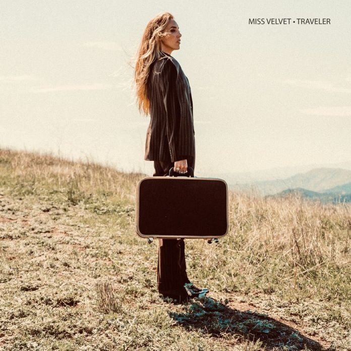Miss Velvet Shares New LP Traveler Single and Video | allo-guitare